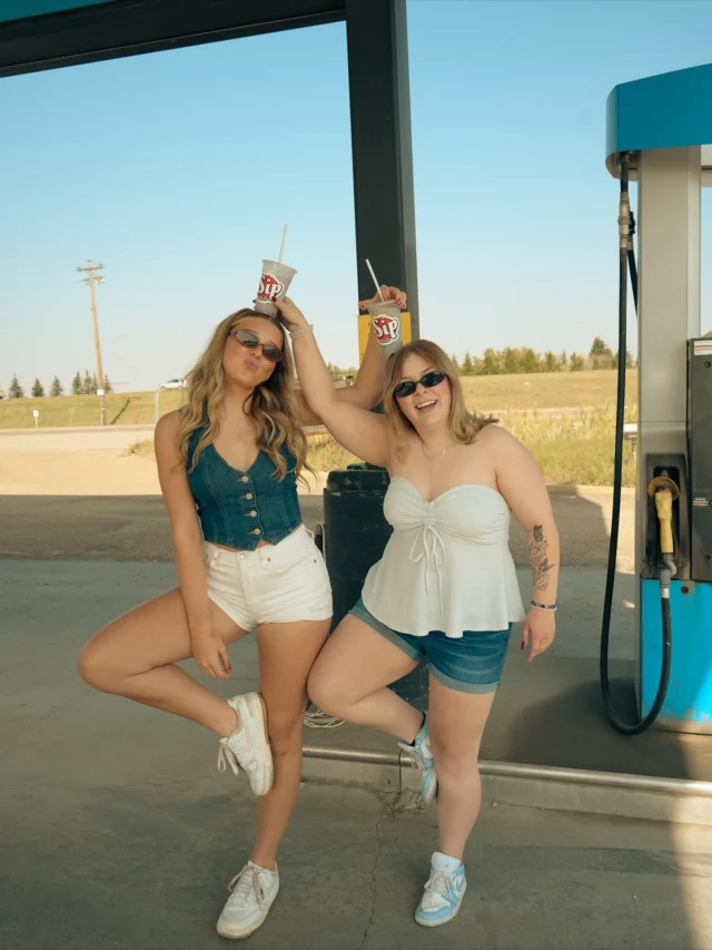 Get in, we’re going to sip! 🥤

•hair by the talented @thefactoryhair_ 

•
#yegeats #dirtysoda #sipsodaco