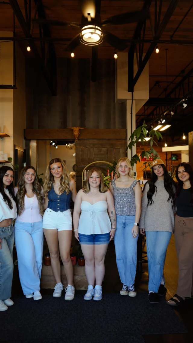 ✨ The Factory Hair x Sip Soda Co. ✨
Retro Content Day was a dream! Big thank you to The Factory Hair for bringing all of our content hair visions to life if you’re looking for incredible stylists, that’s the place to go. 

So excited to share all the fun we had shooting with the Sip Soda girls! 🥤📸