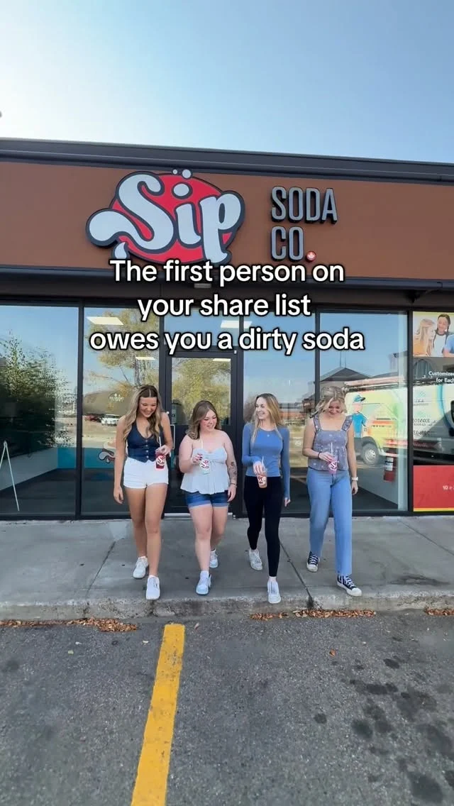 Who’s buying your dirty soda today ?👀 

•
#dirtysoda #sipsodaco #sip