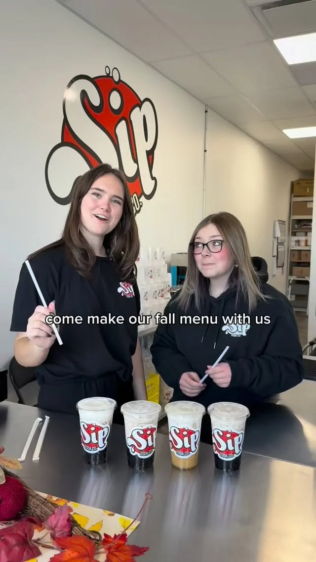 We already know the best part of fall… Sip Soda’s Fall Menu.
Come see the creations in action. 🎃✨

#sipsodaco #dirtysoda #yeg #fallmenu #dirtysodas